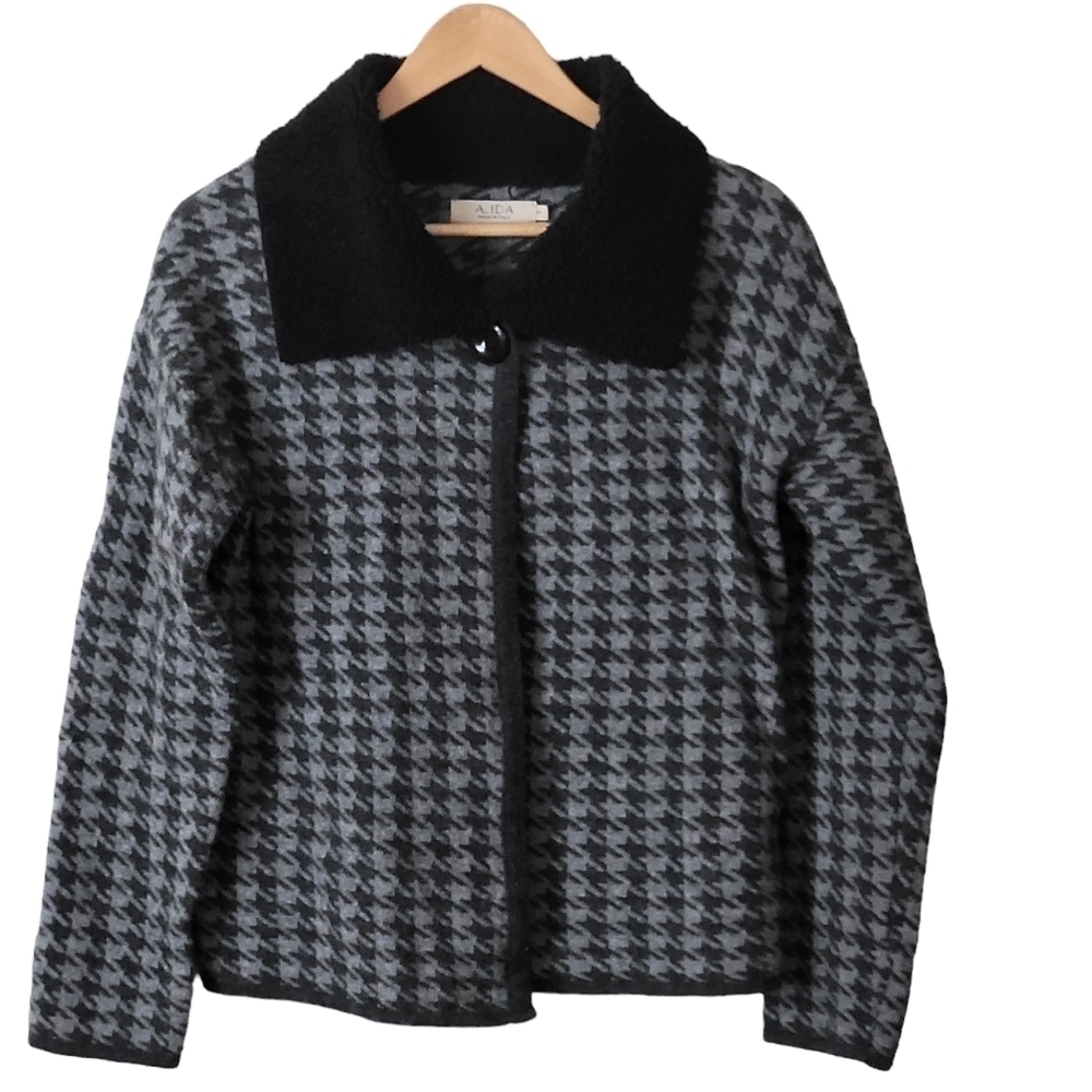 A. IDA Women’s Wool Blend Sweater Italy Size Medium